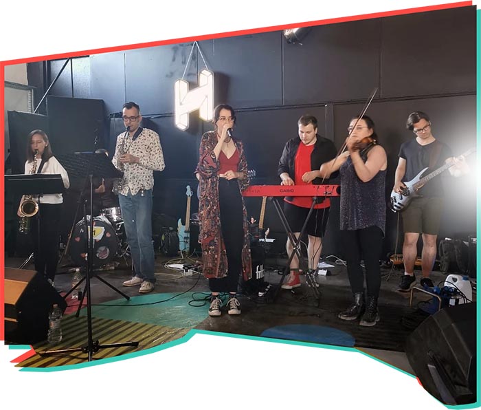 Zespół Hafafasha podczas koncertu w Hali Odra